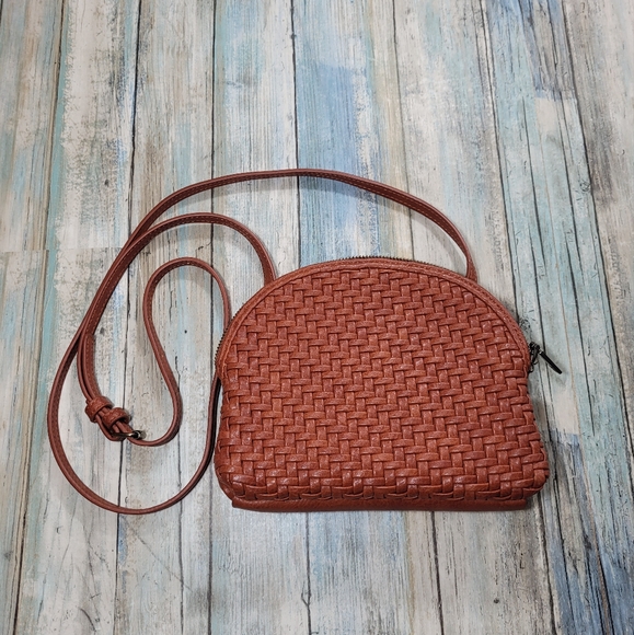 Antik Kraft Handbags - Antik Kraft Crossbody Purse.